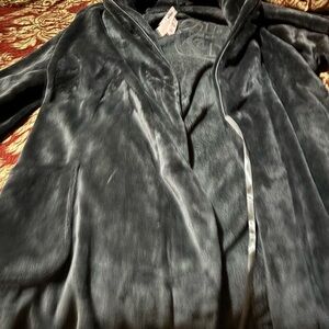 Calvin Klein Black robe with Plush Fabric and Open Front Style
